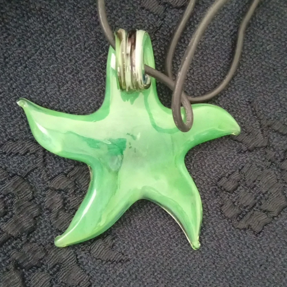 Vintage New! Stylized Green & White Glass Starfish with Faux Leather Cord 2"x2" - Picture 5 of 7